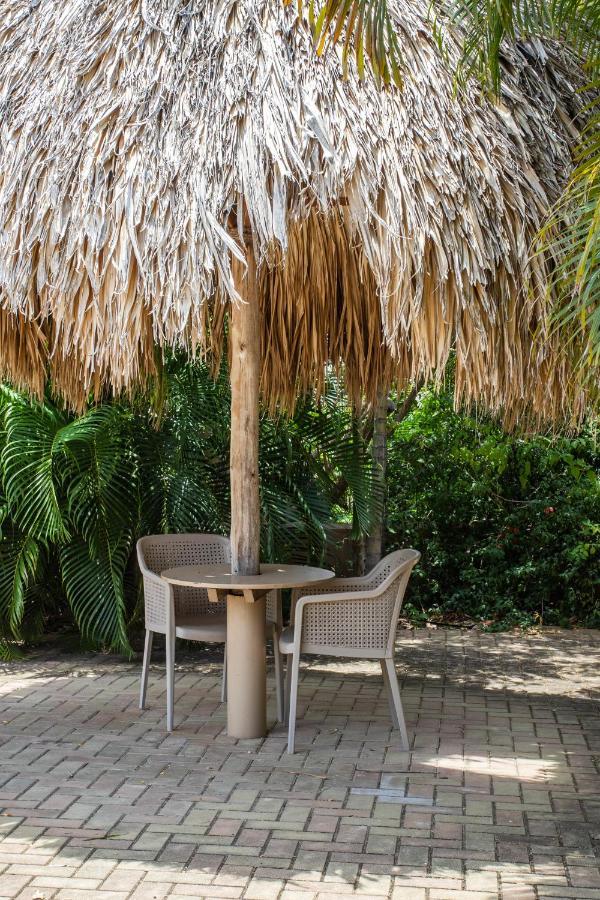 Tuk Tropical Boutique Resort Jan Thiel Виллемстад Экстерьер фото