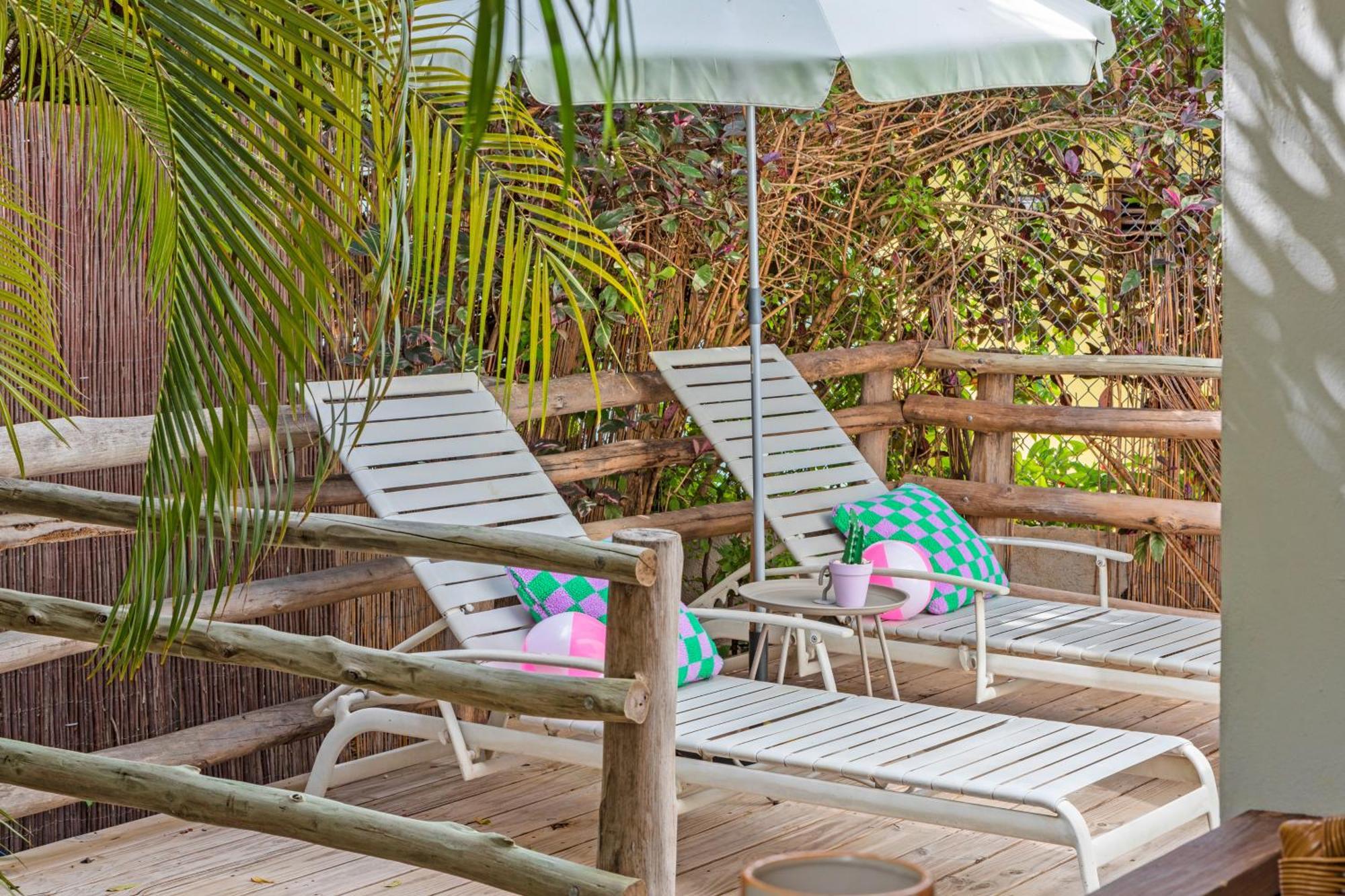 Tuk Tropical Boutique Resort Jan Thiel Виллемстад Экстерьер фото